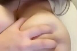 Sarah Bustani Onlyfans video – Teasing Big Boobs